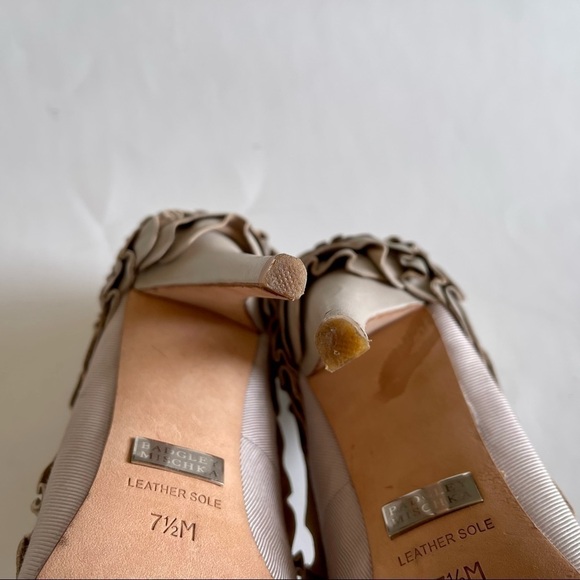 Badgley Mischka Shoes Tai High Heels Pump Leather Ruffle Ice Gray Stilettos 7.5 - Picture 10 of 12